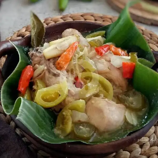 Ayam Garang Asam | Nasi Pecel Siloreng, Carakajaya