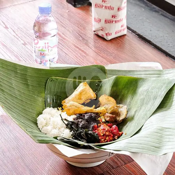 Nasi Bungkus + Ayam Gulai + Air Mineral | Restoran Garuda, Palang Merah