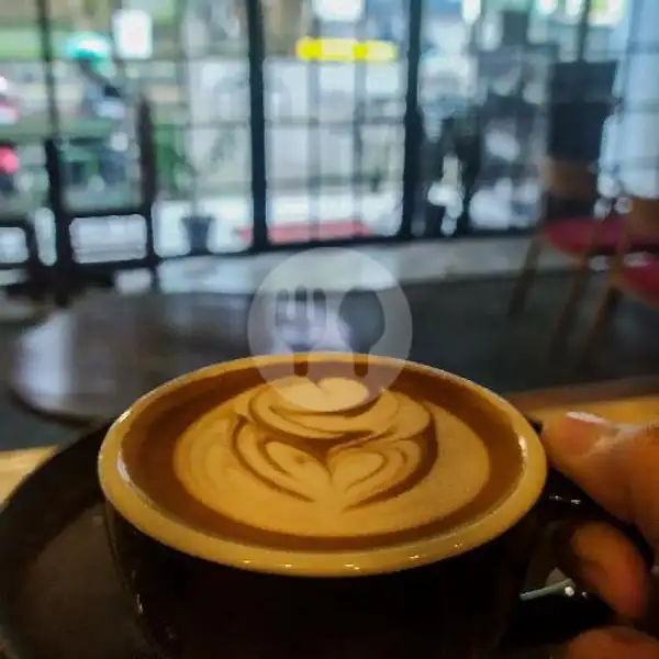 Cappucino | Caffeine Coffe Shop, Jl. S. Parman