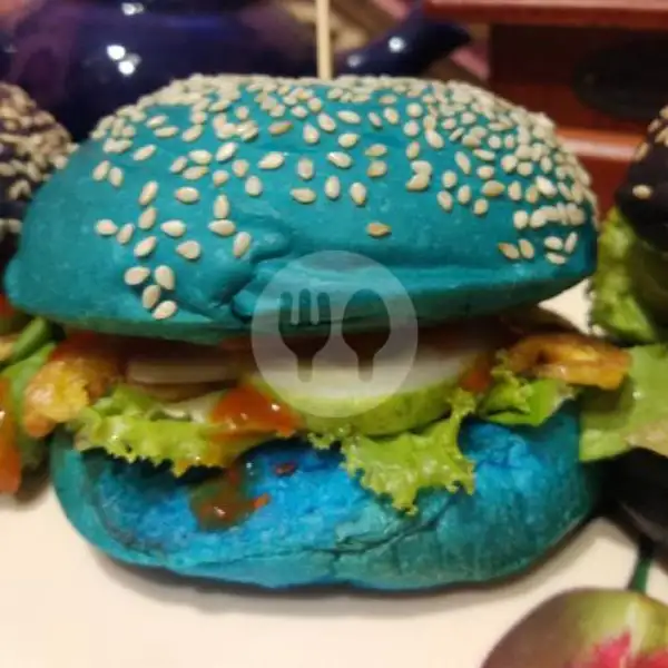 Burger Biru/Warna (Pilihan: Pedas/Tak Pedas) | Kedai Kopi Blue (Kopi Original, Burger, Kebab), Malang