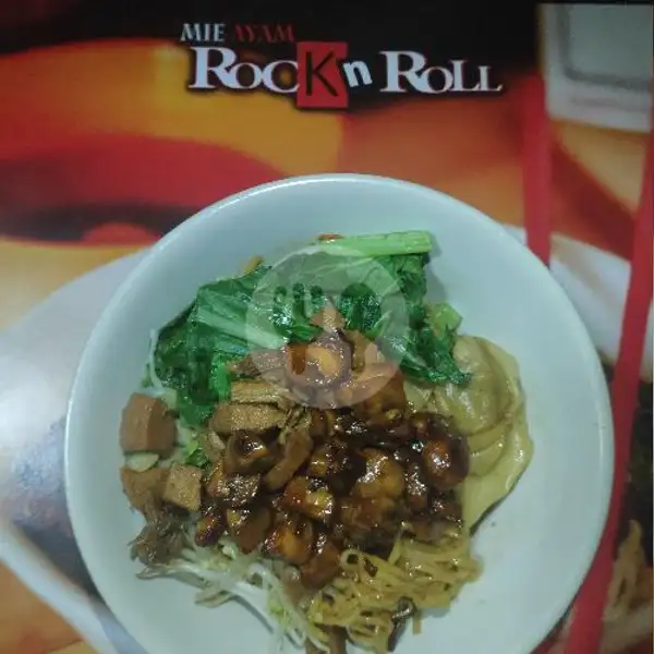 Mie Yamin Jamur | Mie Ayam Rock n Roll Surabaya