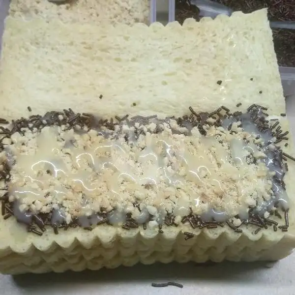 Roti Coklat Kacang Campur | Roti Bakar Khas Bandung & Pop Ice, Denpasar