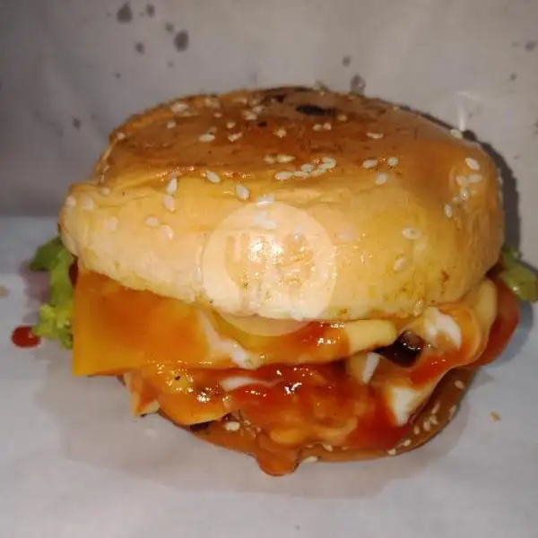 Beef Burger | Red Burger & Friends, Menteng Wadas Timur (