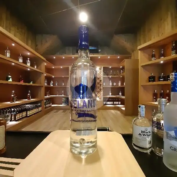 Icelan Vodka 700ml | BEER STRORE TRIANGLE