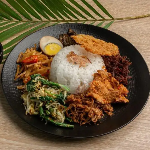 Nasi Campur Sapi Komplit + Kuah Undis | Ayam Plecing Kampung, Denpasar