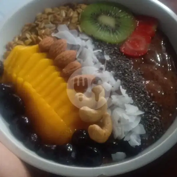 Mango blackberries bowl | Ajus Juices And Smoothie, Canggu