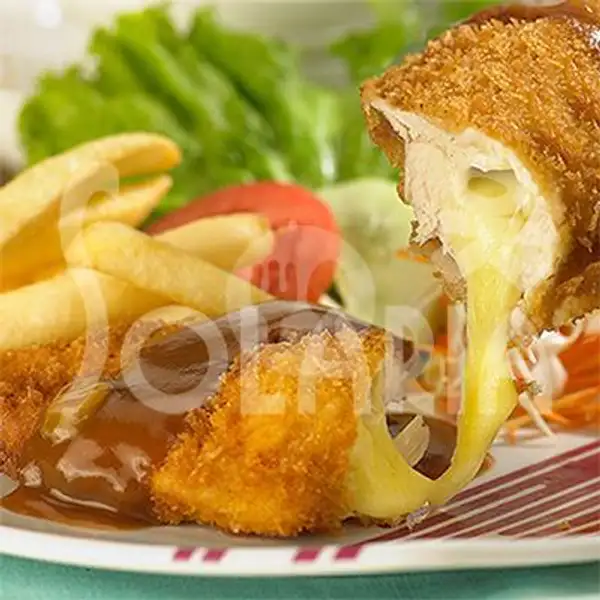Chicken Mozarella  + French Fries & Salad | Solaria, Transmart Pangkal Pinang
