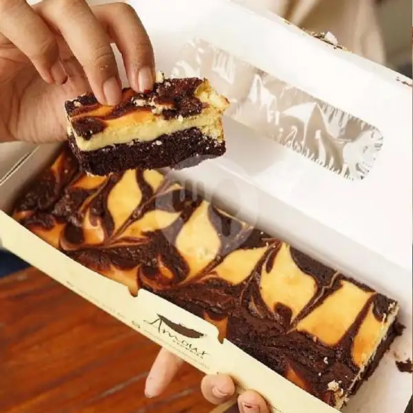 Half Size Cheese Cake Brownies | Amour Cinnamon Rolls, Dharmahusads Indah