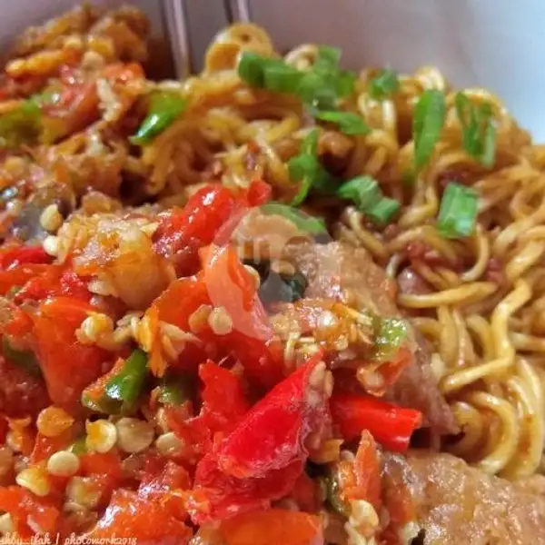 New Menuh Indomie Goreng Ayam Filet Cabe Geprek | Seafood khas Medan, Batam