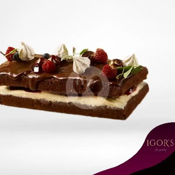 Kue Oleh-oleh Krim Coklat Cherry | Igor's Pastry, Biliton