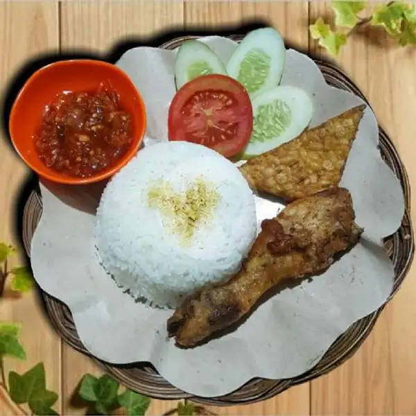 Paket Hemat Ayam Goreng Sambel Bawang (gratis Nasi, Pilih Tahu / Tempe) | Mak Ros Bebek & Ayam (Goreng/Panggang), Senen