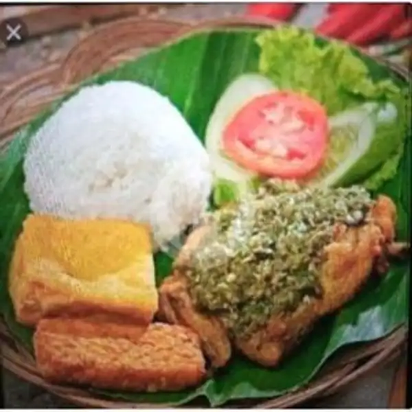 Ayam Penyet Sambal Ijo + Nasi | SAUNG SUNDA KURING