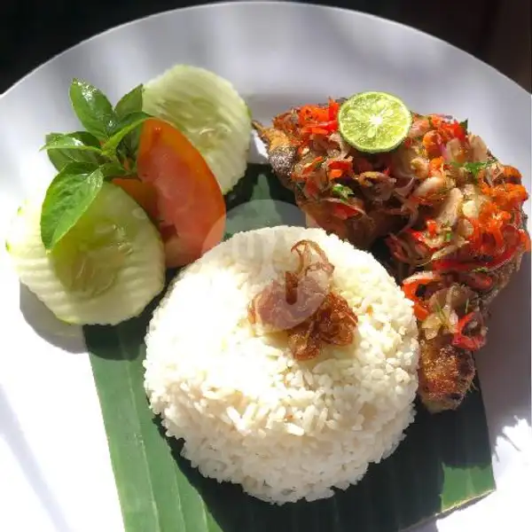 Ayam Goreng Sambal Matah + Nasi Putih | Ikan Goreng & Sup Ikan Pondok Men Asih, Denpasar