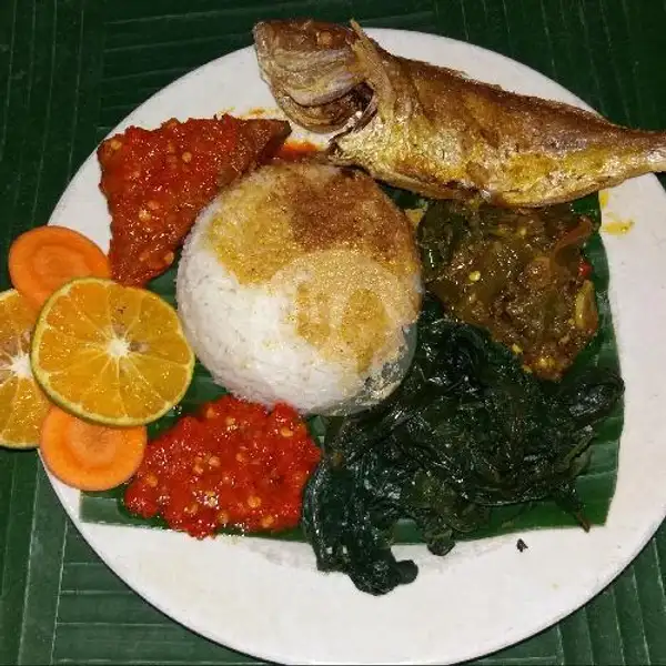Nasi, Ikan Laut Goreng Sayur, Sambal | Warung Inang Masakan Padang, Tukad Banyusari