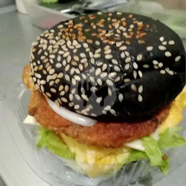 Black Burger Beef Plus Egg Sedang | Black Burger Dan Kebab Al Rayyan, Bulak