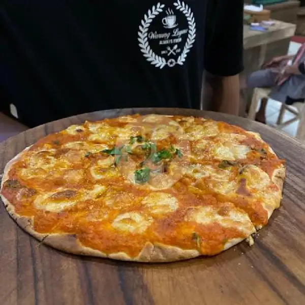 Margherita Pizza  (Free Ice Tea ) | Warung Laguna