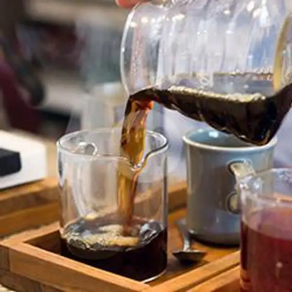 12oz V60 Pour Over (International Coffee) | Anchor Cafe & Roastery, Dermaga Sukajadi