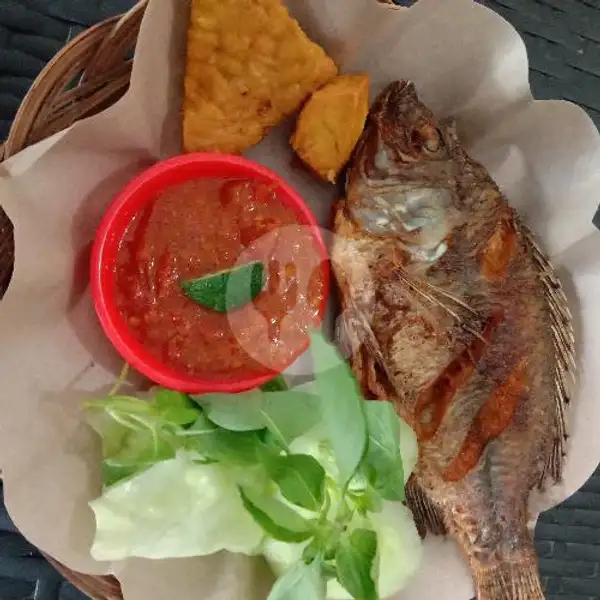 Ikan Mujaer Goreng (tanpa Nasi) | Lalapan Sidomulyo Cong Wildan, Tukad Batanghari