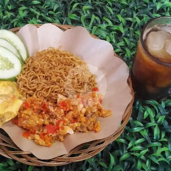 Indomie + Chicken Crispy Geprek + Telur + Es Teh/Air Mineral | Depot Chicken Rania, Lebak Rejo Utara