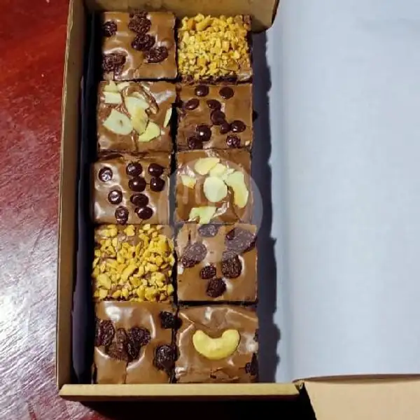 Brownies Skat Mini Isi 10 | Rumah Brownies My Fas, Buahbatu