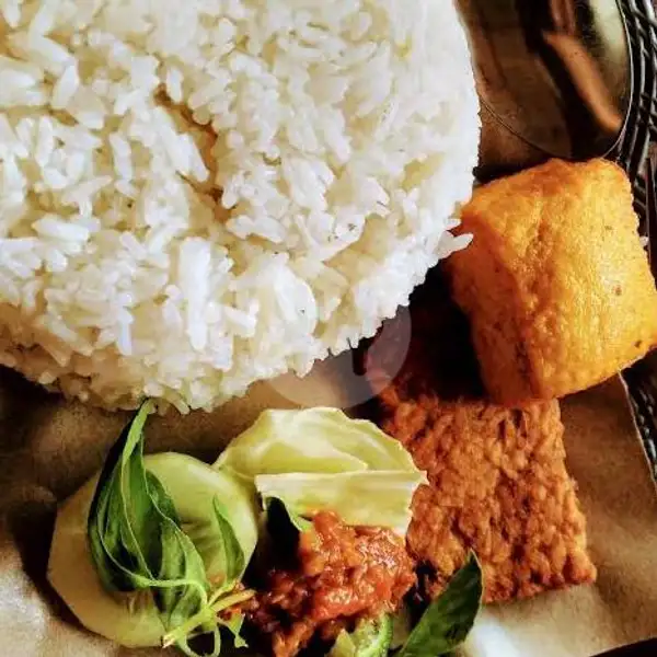 Nasi Lalapan Tahu Tempe | Dapur Kenangan, Sukun