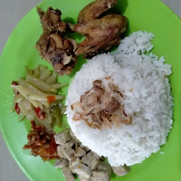 Nasi Campur Ayam Goreng | Warung Makan Sosro Sudarmo, Nongsa