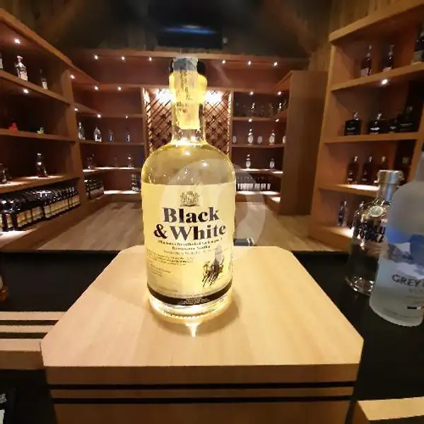Black White Vodka | BEER STRORE TRIANGLE