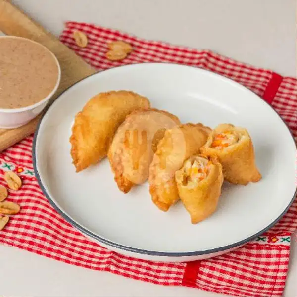 Pastel Ayam Suwir | Monic Eatery, Poris Indah