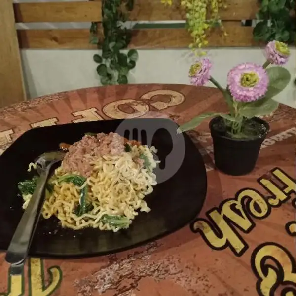 Indomie Goreng Kornet Double | Vinz Cafe, Kemayoran