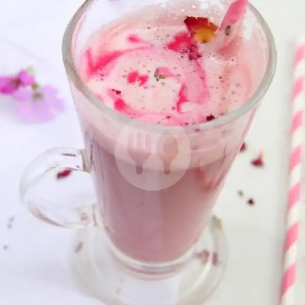 Yakult Strawberry | Pinoes Coffeeshop, Coblong