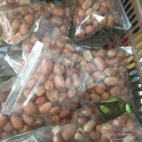 Kacang Goreng | Warung Darto Soto, Nusa Kambangan