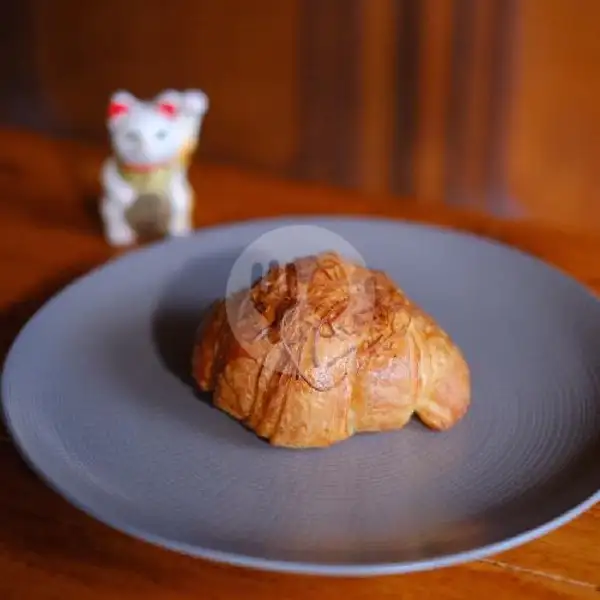 Croissant Beef n Cheese | Onomi Coffee