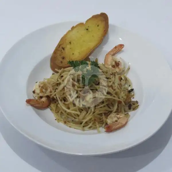 Aglio (Spaghetti, Fettucini, Penne) | Petik Merah Cafe & Roastery, Depok