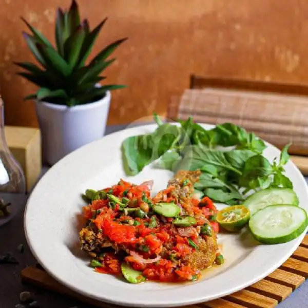 Ayam Plecing Petai + Nasi Putih | Yummy-Yummy, Bengkong