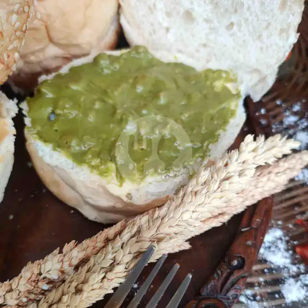 Green Tea | Roti Kukus Cirjak, Permata Harjamukti