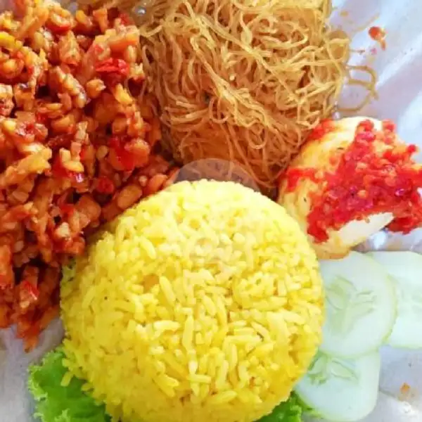 Nasi Kuning, Telur Balado, Oreg, Bihun Goreng | Catering Mama Oky