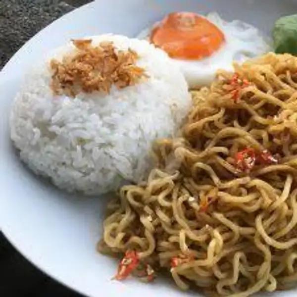 Indomie Goreng Nasi + Telur | Warmindo Pawon Cilik
