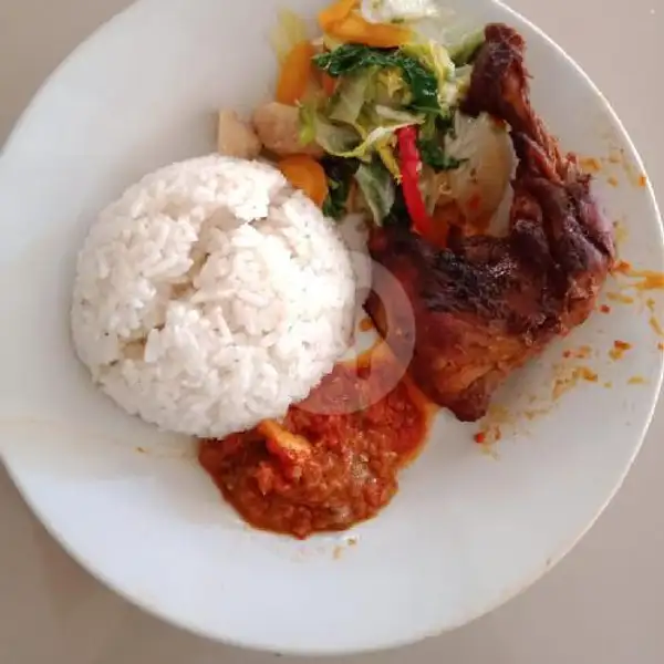 Ayam Bakar Paha + Nasi + Sayur + Es Teh | Prasmanan Mbak Yu 2, Kenari