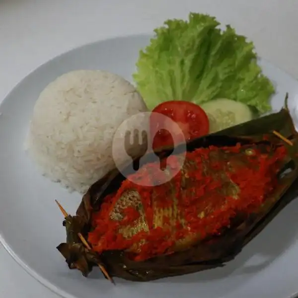 Pepes Ikan + Nasi | Ayam Geprek Meleleh, Muka Kuning