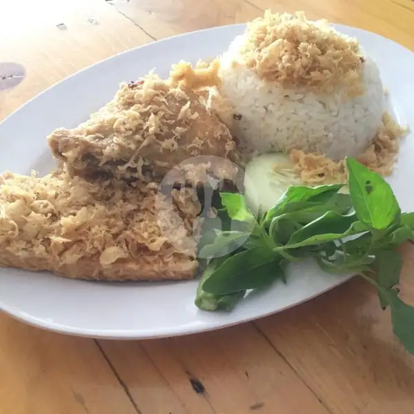 Nasi Ayam + Tempe + Es Tea | Lalapan Cak Midi, Cengger Ayam