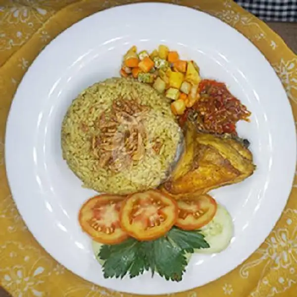 Nasi Goreng Kebuli/Biryani/Mandhi/Bukhari + Ayam Goreng | Bon-Xie Resto, Rawalumbu