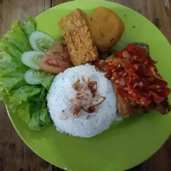 Nasi Ayam Geprek Tahu tempe | R Eatery STasiUn, Terusan Bandengan