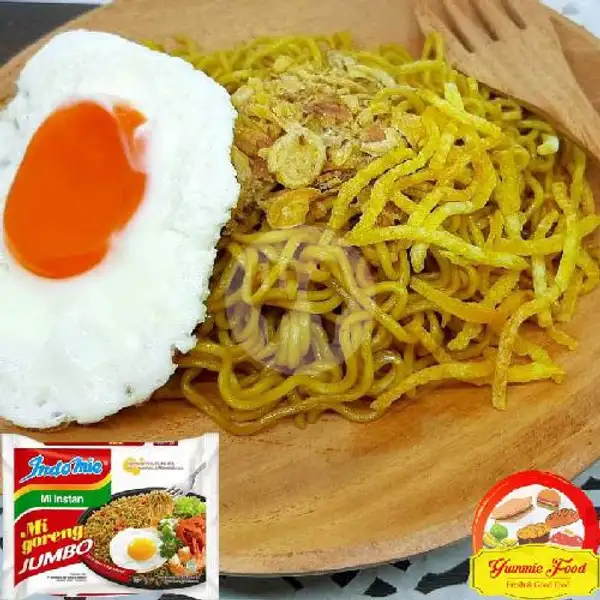 INDOMIE GORENG JUMBO + Telur Ceplok | Roti Kukus & Panggang Yummie, Cipondoh