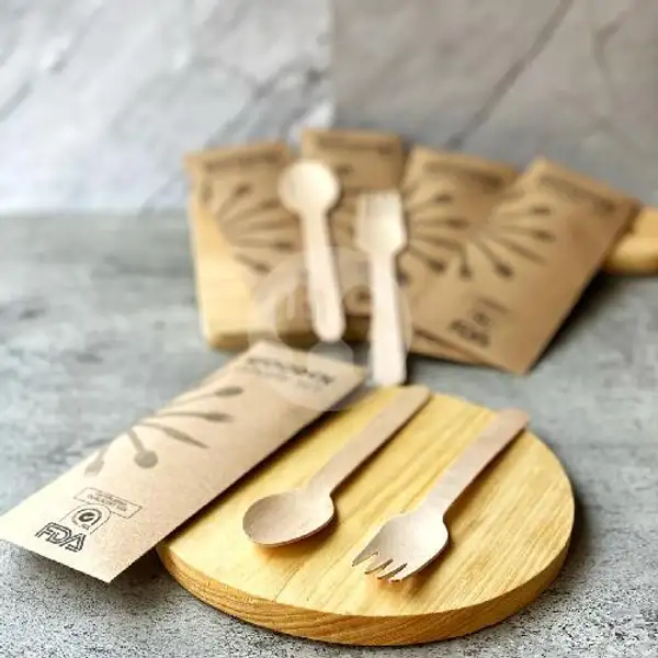 Set Wooden Spoon + Fork | Roti Bakar Penyet Khas Bangka dan Es Kopi Susu, Kedai Rasea, Binus