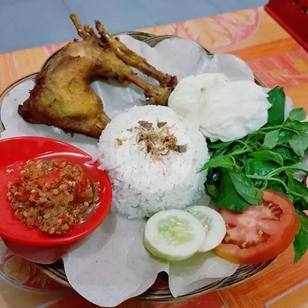 Nasi Ayam Kampung | RM Brekecek Patak Jahan Mba Winda, Cilacap Selatan