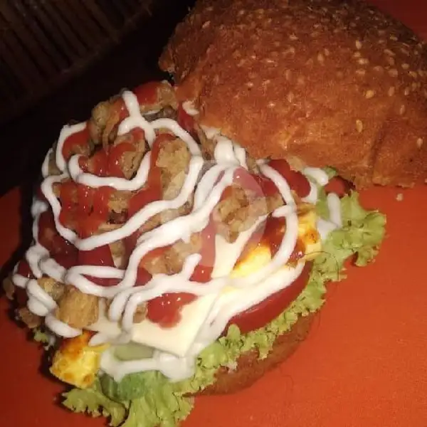Burger Goreng Telor Keju + Jamur Cripsy | Burger Goreng Snoopey & Pastry, Kramat Kwitang Kecil
