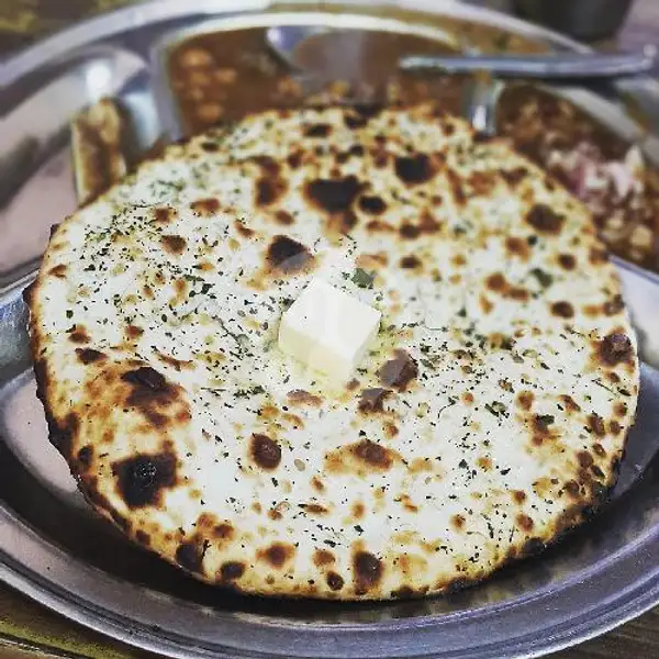 Garlic Butter Naan | Prabhu Curry House, Prabudimuntur