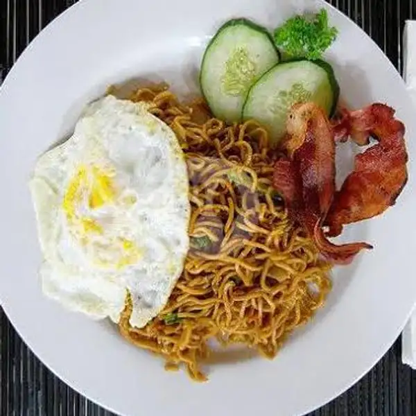 PAKET Indomie Goreng Ayam Dan Telur + Es Teh | Warmindo Pawon Cilik