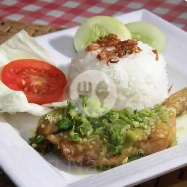 Ayam Penyet (Paha) Sambel Ijo + Nasi+ Free Le Minerale | Menu Surabaya