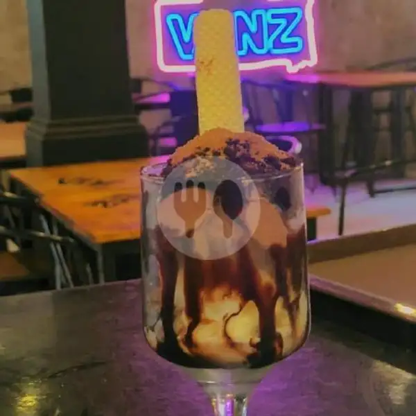 Lolo | Vinz Ice Cream Gatot Subroto